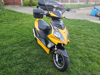 Skútr 50ccm - 2