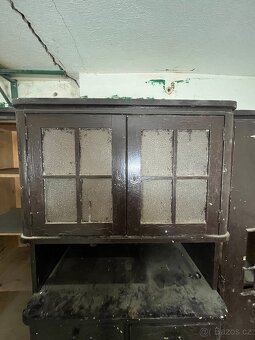 Stará skříň k renovaci - 2
