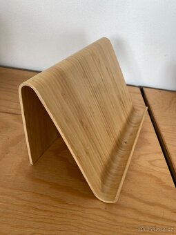 Stojan na tablet - bambus - 2