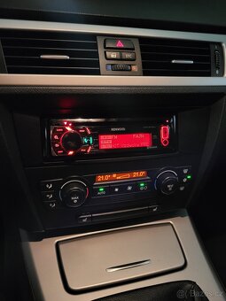 Rádio BMW E90 Kenwood KDC-BT52U - 2