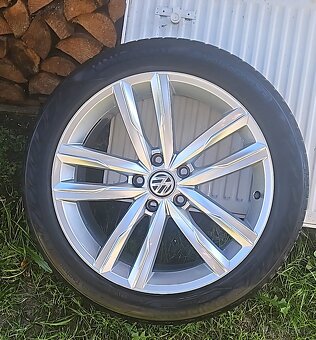PRODÁM ORIGINÁLNÍ SADU ALU KOL : passat r18 Dartford 3G06010 - 2
