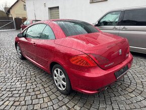 Prodám díly z tohoto vozu Peugeot 307 cc cabrio - 2