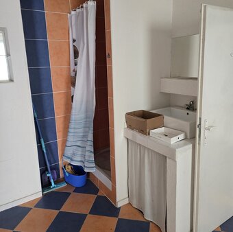 Pronájem bytu 1+kk 20 m2 v centru Kladna - 2