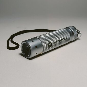 Motorola LED Lenser V2, Kapesní svítilna - 2