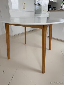 kulatý stůl Jysk průměr 105cm - 2