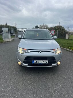 Mitsubishi Outlander 3 2015 2.2d 110kw 7mist 4x4 automat kam - 2