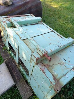 Prodám přepravní box za traktor na třetí bod a šavle. - 2