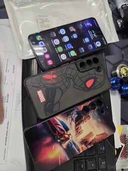 Samsung Galaxy S22 256GB černá barva, s obaly - 2