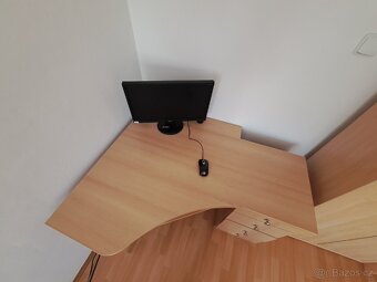 Rohový PC psací stůl - 2