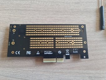 Duální adaptér pro M2 SSD disky PCIE4 MVMe / SATA + přísluše - 2