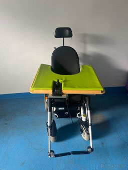 Dětský elektrický invalidní vozík - 2