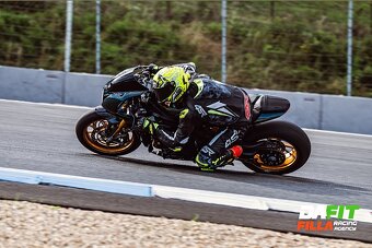 Triumph Speed Triple 1200 RR - 2