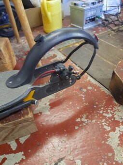 Opravuji defekty pneu u Xiaomi electric scooter - 2