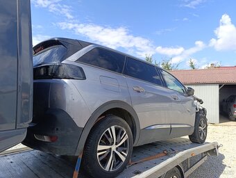 Peugeot 5008 lift 7 mistne - 2