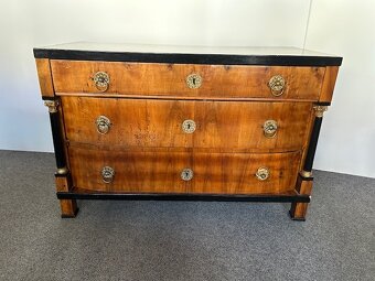 Komoda biedermeier hezký model. - 2