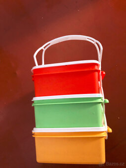 Dva jídlonosiče - plastový a hliníkový - 2