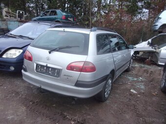 TOYOTA  AVENSIS 2001 2,0 DIESEL - 2