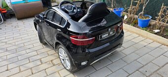 Elektrické auto BMW X6 - 2