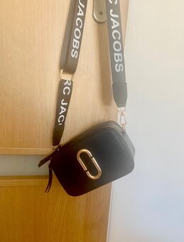 Crossbody kabelka Marc Jacobs Snapshot - 2