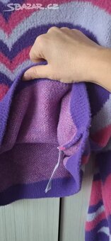 Dětský dívčí svetr vel.146-152 top stav - 2