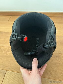 Lyžařská přilba Uvex - černá - 2