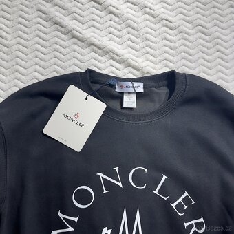 Moncler svetr - 2