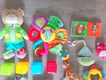 Hračky a chrastítka - 2