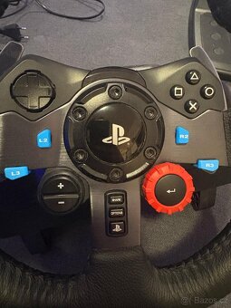 Volant G29 s příslušenstvím - 2