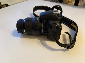 Digitální zrcadlovka Nikon D3000 + objektiv 18-55 - 2