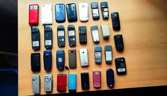 Telefony na díly opravu atd.31Ks - 2