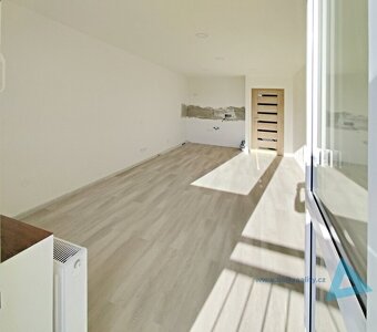 Prodej bytu-garsoniéra 32m2 ul. Brožíkova, Hradec Králové. - 2
