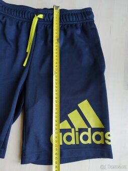 2 x kraťasy Adidas a HM PlayStation vel 152 - 2