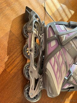 Dámské inline brusle RollerBlade VEL. 40,5 + chrániče - 2
