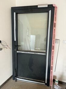 Prodam hlinikove dveře aluprof Antracit 7016 - levé - 2