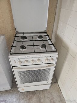 Plynový sporák, elektrická trouba - 2