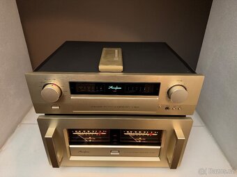 Accuphase C-2400; P-700 - 2