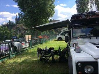 Land Rover Defender 110 - 2