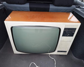 Starý retro televizor Tesla Laura – bílá barva - 2