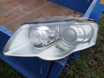 Xenony Passat B6 - 2