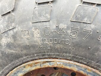 Prodám disk s pneu z Vozu GAZ 66/ZIL - 2