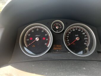 Opel Astra Caravan H - 2