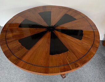 Stůl biedermeier zajímavý model. - 2
