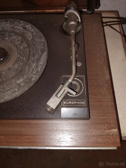 Retro gramo rádio, gramofon - 2
