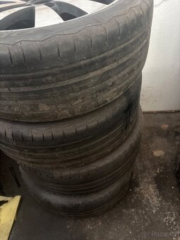 VW 225/45/17 - 2