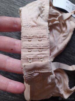 Prodám kojící podprsenku - 2