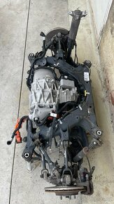 Tesla 3 - zadní náprava / motor / ramena - 2