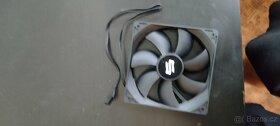 Skříň pro PC + ventilátor - 2