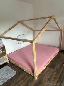 Dětská postel domeček 160x200cm s matrací - 2
