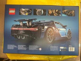 LEGO Technic Bugatti Chiron (42083) - 2