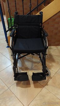 invalidní mechanický odehčený vozík ,šířka sedáku 50cm - 2